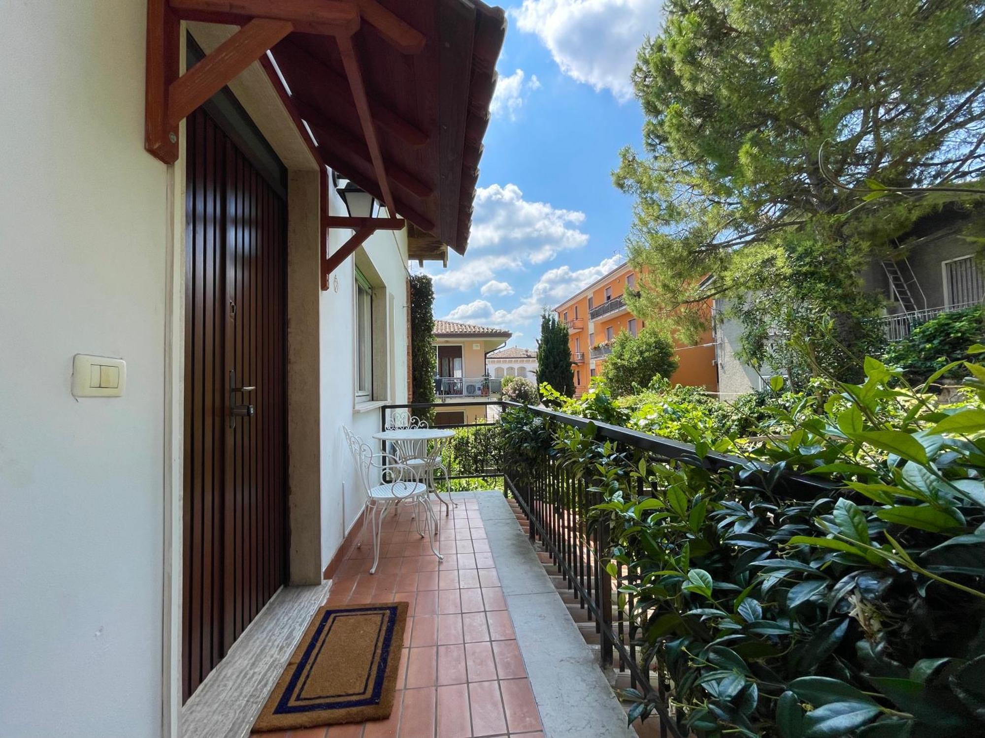Villa Magnolia Apartments, Lago Di Garda بسكييرا ديل غاردا المظهر الخارجي الصورة