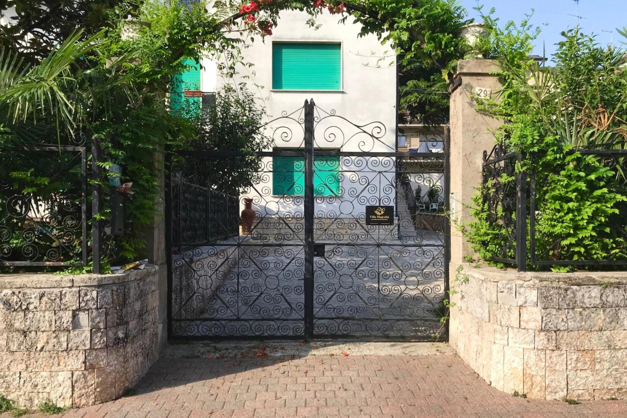 Villa Magnolia Apartments, Lago Di Garda بسكييرا ديل غاردا المظهر الخارجي الصورة