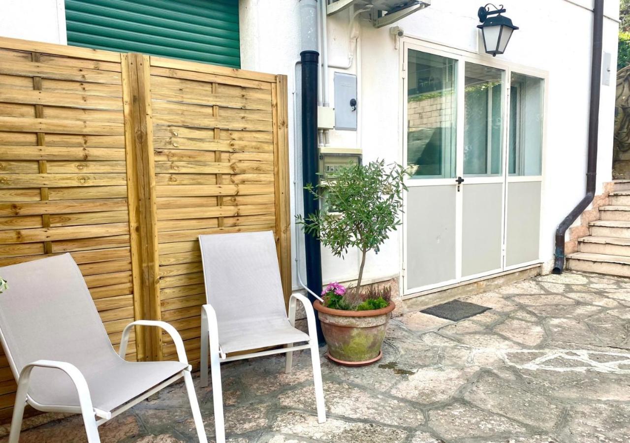 Villa Magnolia Apartments, Lago Di Garda بسكييرا ديل غاردا المظهر الخارجي الصورة